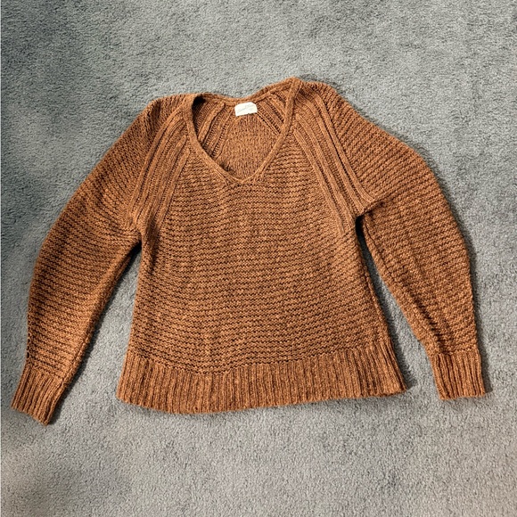 Universal Thread Sweaters - Universal Thread Women's Light Brown V-Neck Sweater
